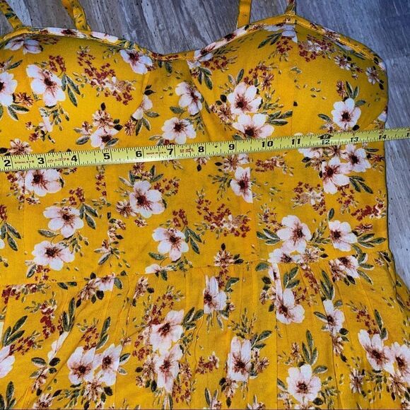 🆕 JOLIE and Joy yellow floral print sundress with padded cups sz M - Picture 12 of 15